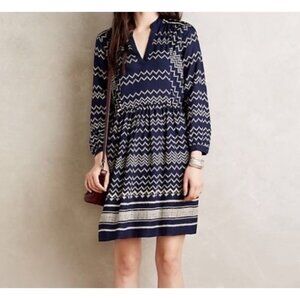 ANTHROPOLOGIE HOLDING HORSES NAVY BLUE & BEIGE CHEVRON PRINT DRESS - S